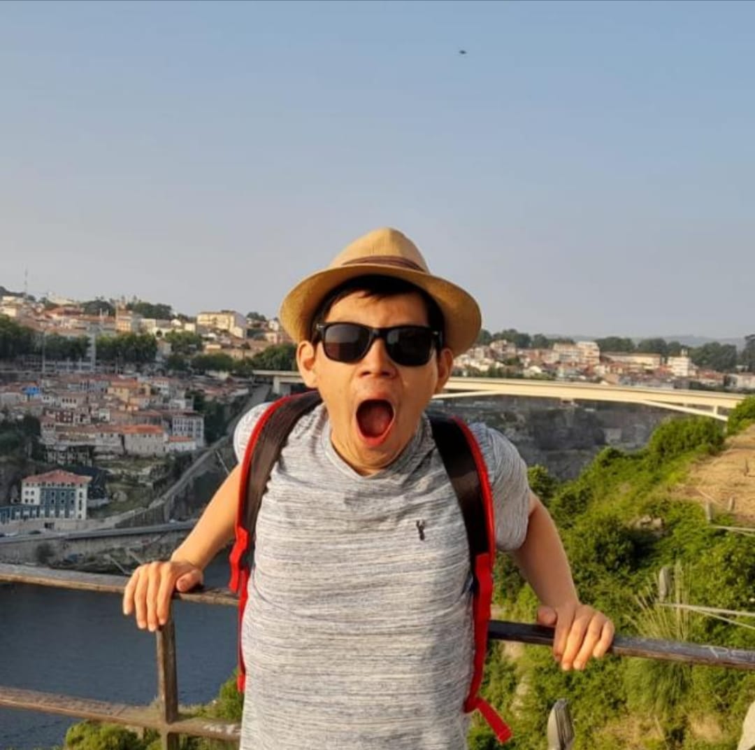 Minseok Ryu travelling in Porto